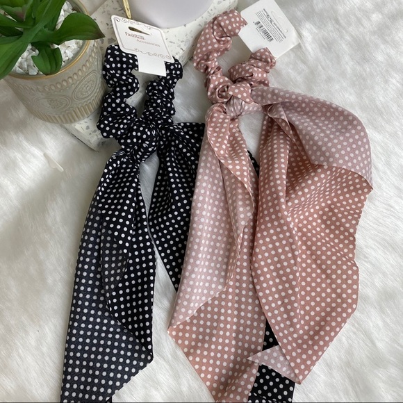 Scrunchie Hair Tie - Picture 3 of 3